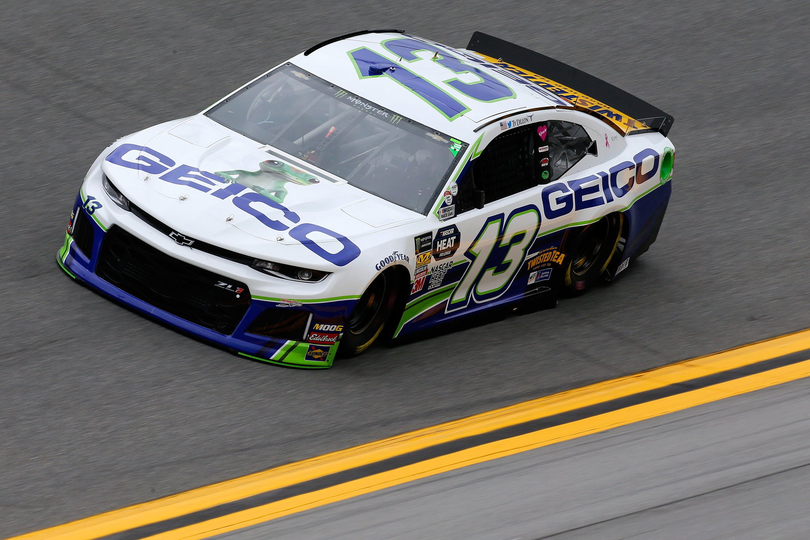 Chase Elliott leads Hendrick 1-2-3 in Talladega Stage 2